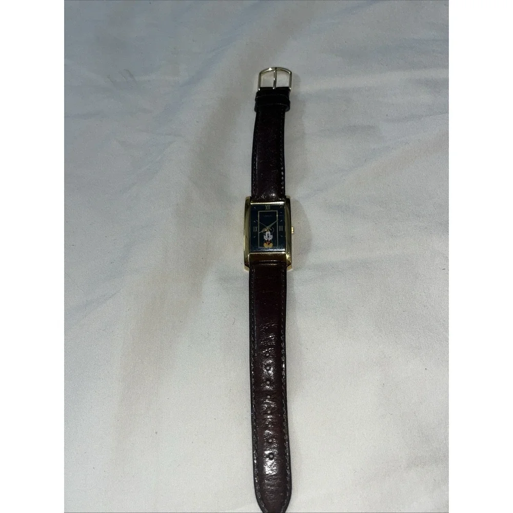 Disney Mickey Mouse Lorus Watch Leather Band Works! Tested Needs Battery VTG‎